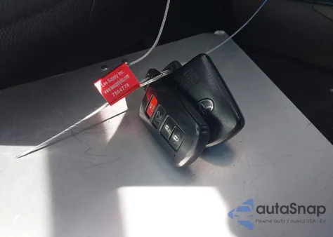 2013 Toyota Rav4 Limited z USA, uszkodzony, nr VIN 2T3DFREV7DW074283